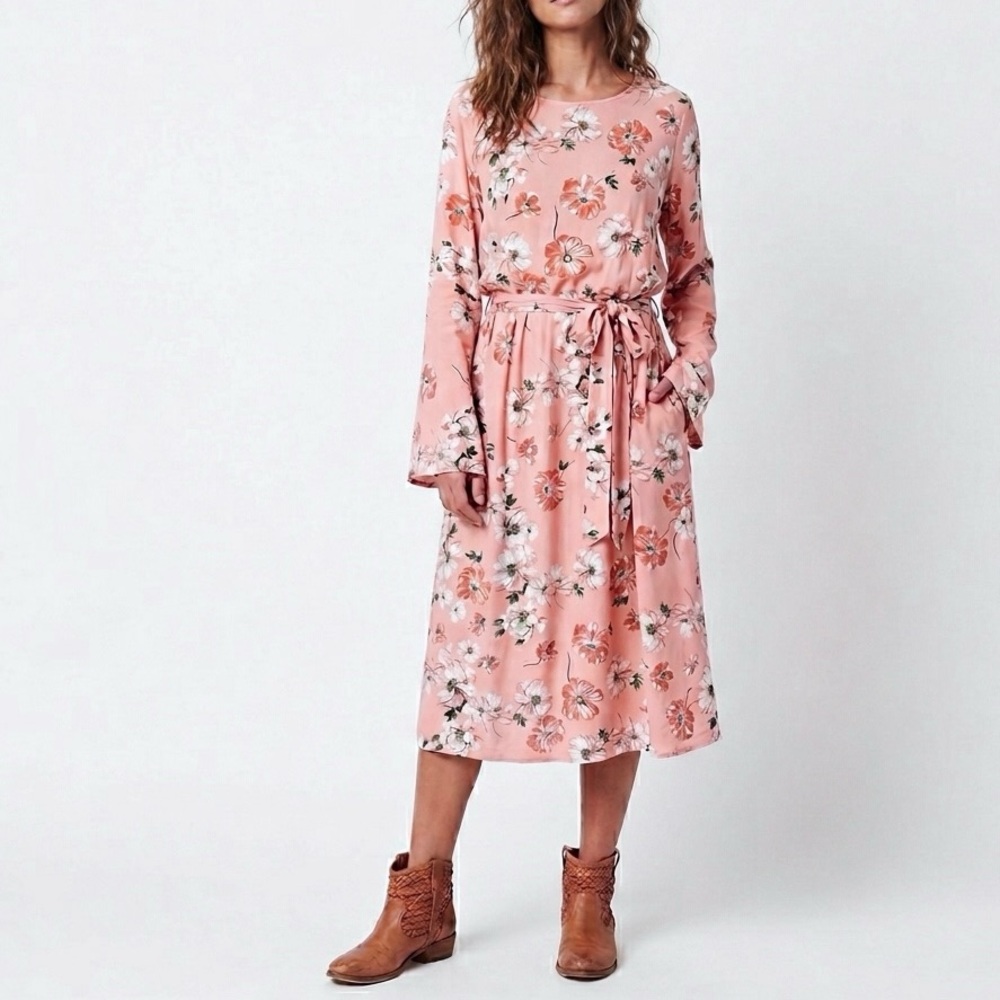 EMMA KNUDSEN Boho Chic Floral Bell Long Sleeve Botanical Midi Shift Dress